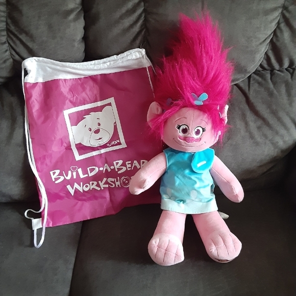 2019 BUILD A BEAR WORKSHOP 25" TROLLS, QUEEN POPPY With Pink B-A-B CINCH SACK. - Picture 2 of 13